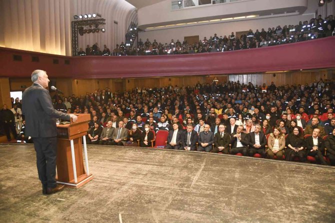 Adana Büyükşehir Belediyesinde En Düşük Ücret 10 Bin 250 Lira Oldu