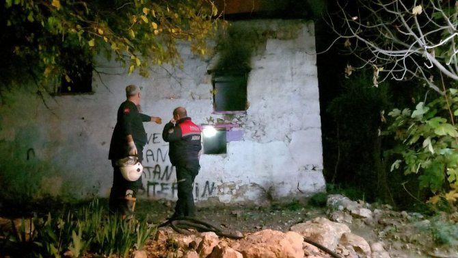 Metruk Bina Yangını Paniğe Neden Oldu