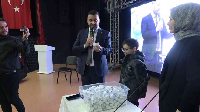 Hedef 1000 Burs Projesi’nde Kura Çekimi Yapıldı