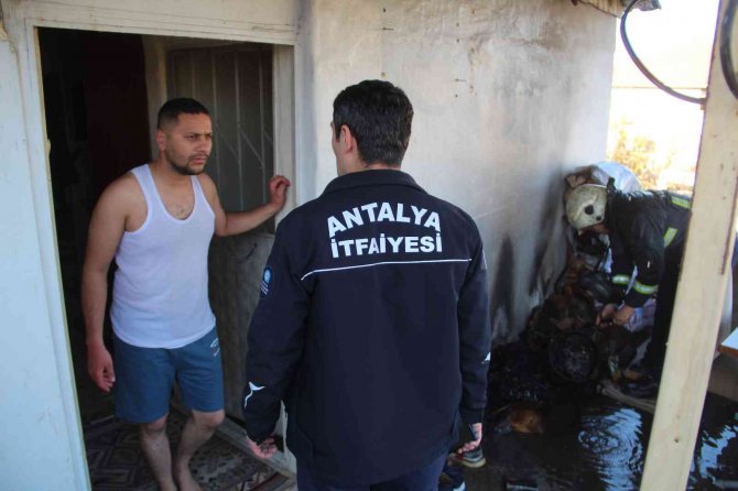 Yangına Uykuda Yakalandı, Balkonda İtfaiyeyi Görünce Şaşkına Döndü