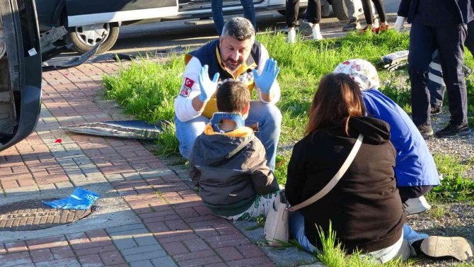 Sağlık Ekipleri Çocuğu Hastaneye Götürebilmek İçin Dil Döktü
