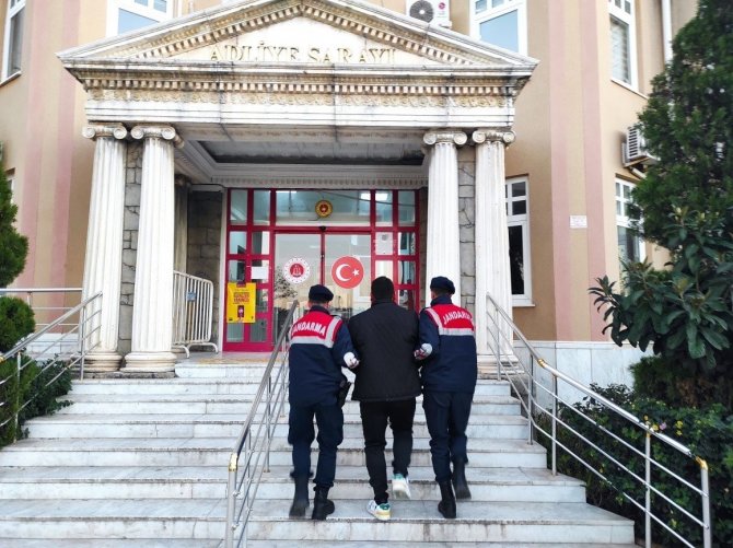 Didim’de Göçmen Kaçakçıları Yakalandı