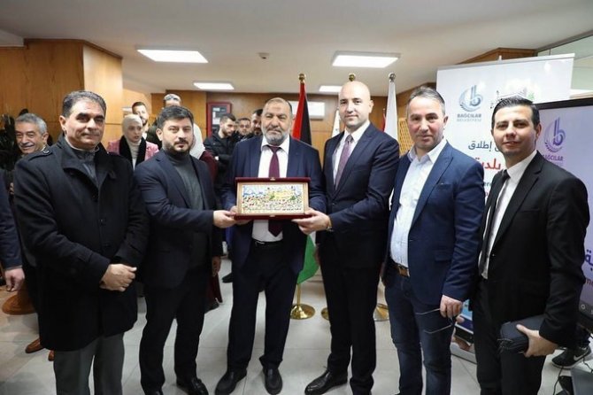 Bağcılar Belediyesi’nin Desteğiyle El Halil Belediyesi Mobil Uygulaması Hayata Geçti