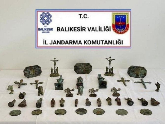 Balıkesir’de Jandarmadan Tarihi Eser Ve Hırsızlık Operasyonu