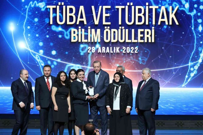 Barü Öğretim Üyesi Doç. Dr. Karataş’a "Tüba-tesep" Ödülü