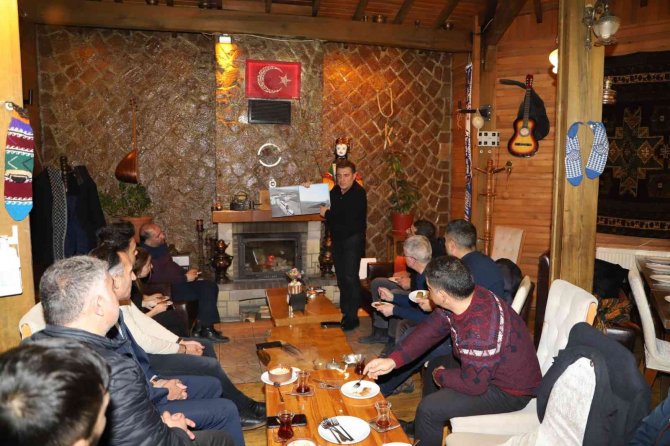 Başkan Demir Yeni Yıl Öncesi Gazetecilerle Buluştu, 2022 Yılını Değerlendirdi