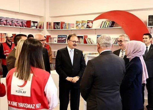 Kızılay’dan Okullara Kitap Yardımı
