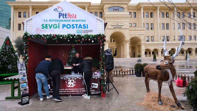 Yılbaşı İçin Kurulan Sevgi Postanesi Nostaljiyi Yaşadılar