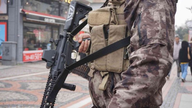 Polis Ekiplerinden Yılbaşı Öncesi Büyük Uygulama