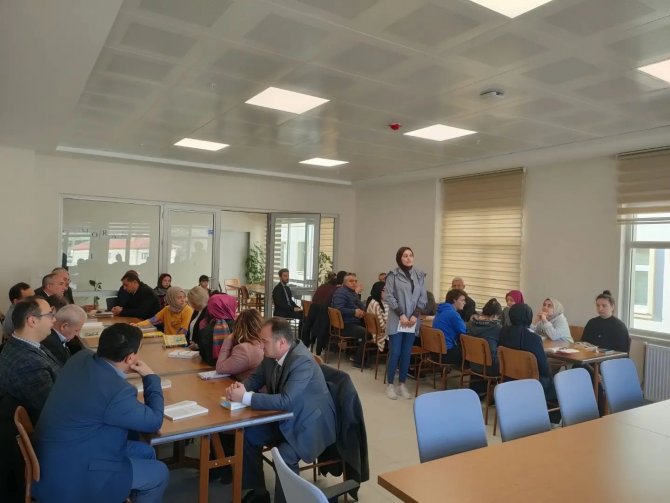 Emet’te, “Her Yere Kitap, Her Yerde Kitap” Projesi