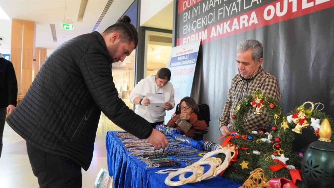Engelli Ve Yaşlıların El Emeği Ürünleri Sergide Değer Buluyor