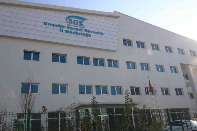 Eyt Borçlanmasını Öğrenmek İsteyenler Kuyruk Oluşturdu