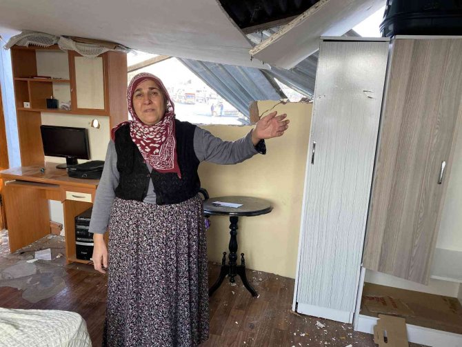 Fatih’te Avrupa Garajı’nın Yıkımı Sırasında Bir Ev Hasar Gördü