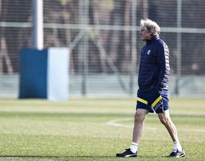 Fenerbahçe’de, Antalyaspor Maçının Hazırlıkları Sürüyor