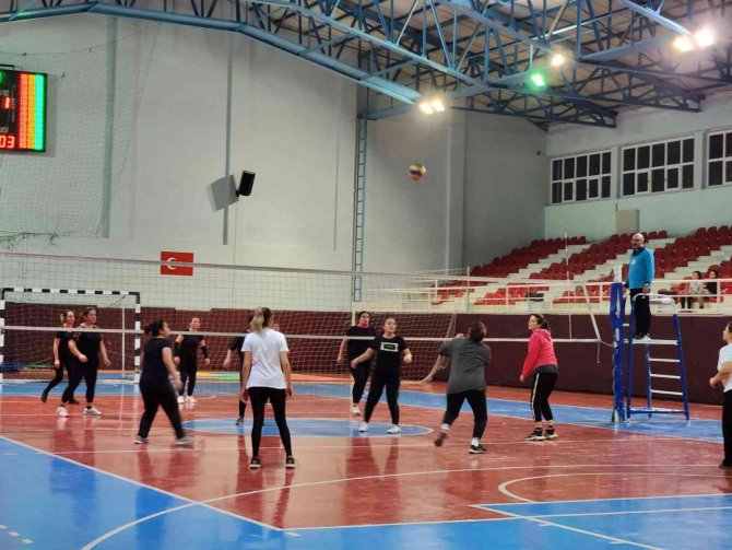 Evinin Sultanları Filede Buluştu