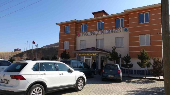 Üniversite Öğrencilerine Biner Lira Destek