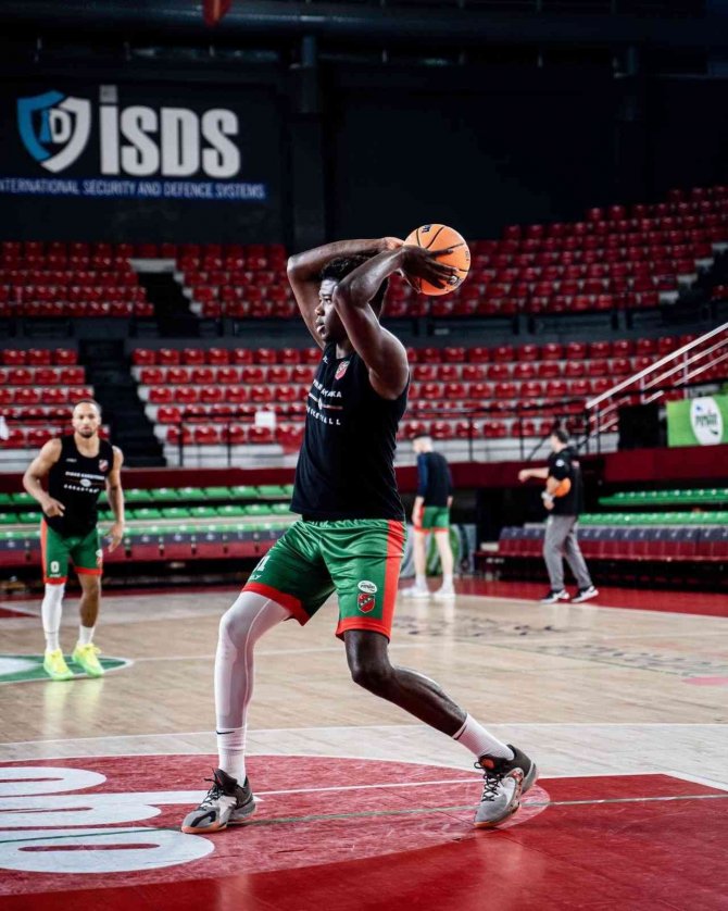 Ufuk Sarıca: “Sezon Başında Takımı Kurmakta Zorlandık”