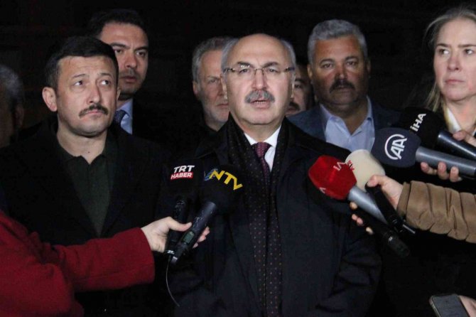 İ̇zmir Valisi Yavuz Selim Köşger: “Şuan 4 Vefat Eden Vatandaşımızın Olduğu Kesin”