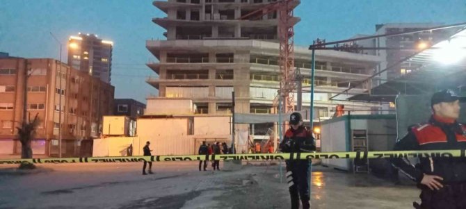 İ̇zmir’de İnşaatın Kule Vinci Devrildi: 5 Ölü, 2 Yaralı