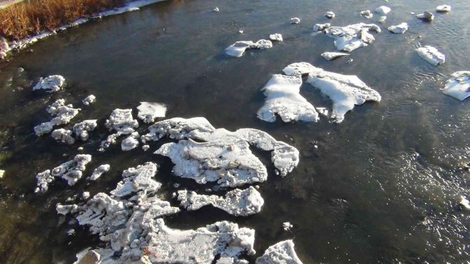 Kars Buz Kesti: Termometreler Eksi 15’i Gösterdi
