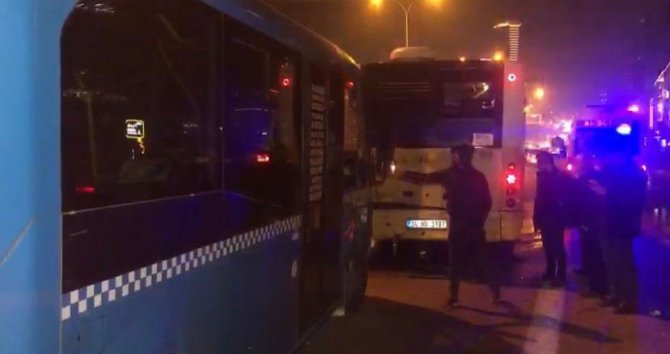 Kartal’da Minibüs İ̇ett Otobüsüne Arkadan Çarptı: 7 Yaralı