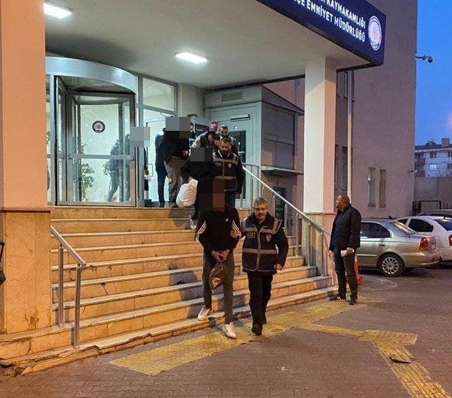 Aranan Şahıslara Yılbaşı Öncesi "Huzur" Operasyonu: 22 Gözaltı
