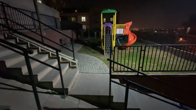 Darp Ettikleri Gencin Üzerine Kurşun Sıktılar, Vurulmayınca Bıçakladılar