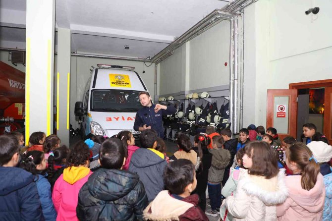 Minik Öğrenciler Konya İ̇tfaiyesi’nde Yangın Bilinci Kazanıyor