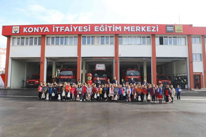 Minik Öğrenciler Konya İ̇tfaiyesi’nde Yangın Bilinci Kazanıyor