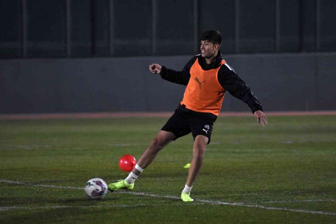 Manisa Fk’da İkinci Yarı Hazırlıkları Başladı