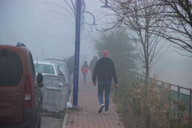 Manisa’da Yoğun Sis Etkili Oldu