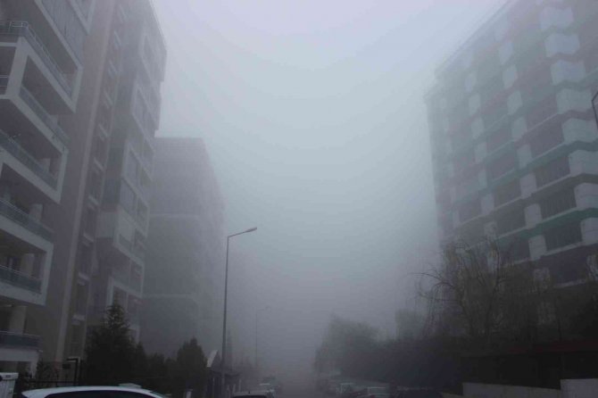 Manisa’da Yoğun Sis Etkili Oldu