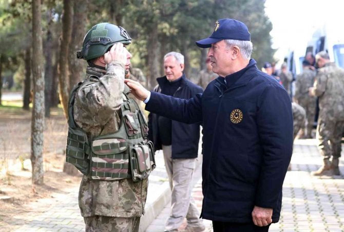 Bakan Akar Ve Tsk Komuta Kademesinden “Rüzgar Alayı”na Ziyaret