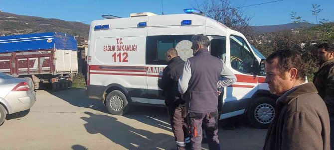 Motosiklet İle Otomobil Çarpıştı:1 Yaralı