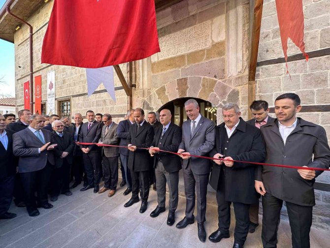 6 Asırlık Cami Restorasyonun Ardından Yeniden İ̇badete Açıldı