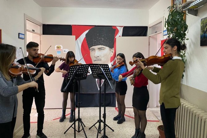 Paü Ortaokul Öğrencilerine Oda Müziği Konseri Gerçekleştirdi