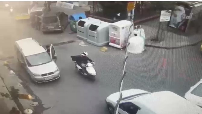 Şişli’deki Yol Verme Kavgası Kanlı Bitti: 2 Yaralı
