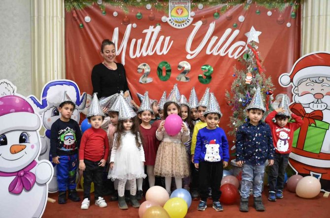 Tarsus’ta Miniklerden Yeni Yıl Partisi