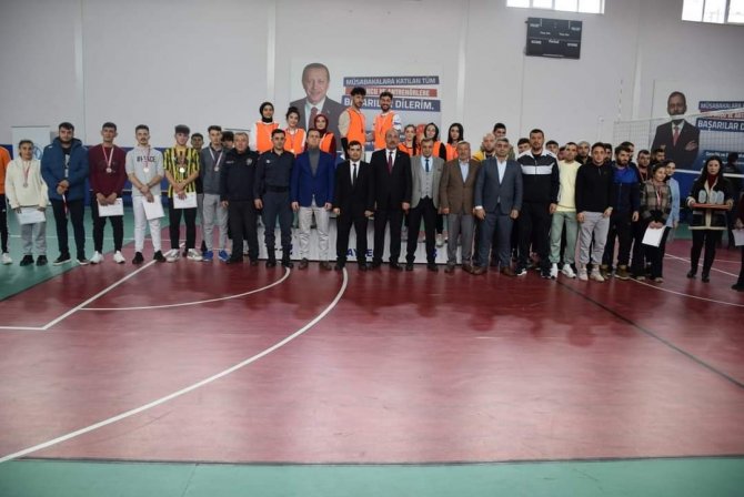 Tomarza Kaymakamlık Voleybol Turnuvası Sona Erdi