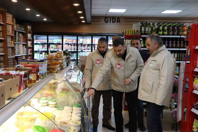 Tunceli’de Yeni Yıl Öncesi Gıda Ve Alkol Denetimleri