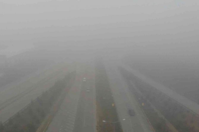 43 İlin Geçiş Güzergahında Yoğun Sis: Görüş Mesafesi 50 Metreye Düştü