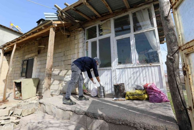 Van Büyükşehir Belediyesi 21 Bin 834 Yardım Talebine Karşılık Verdi