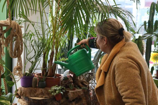 Yılbaşı Öncesi Çiçekçiler Doldu Taştı
