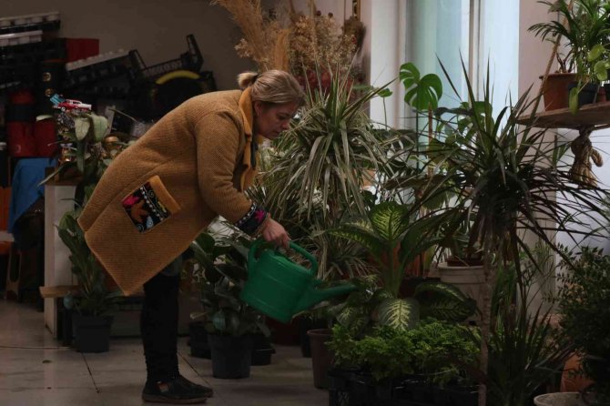 Yılbaşı Öncesi Çiçekçiler Doldu Taştı