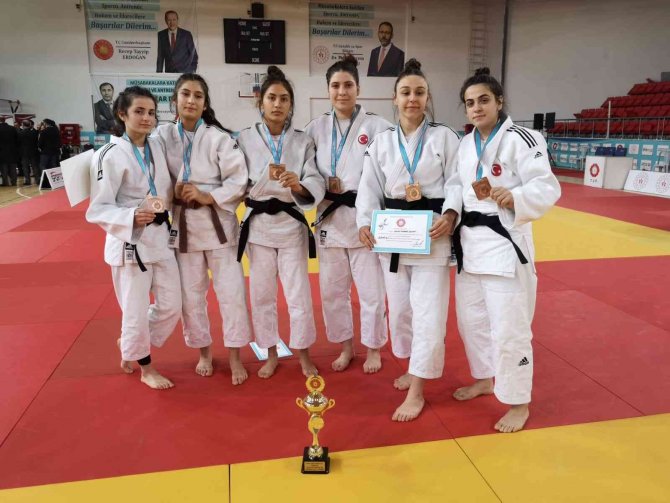 Yunusemre Belediyespor Süper Lig’de