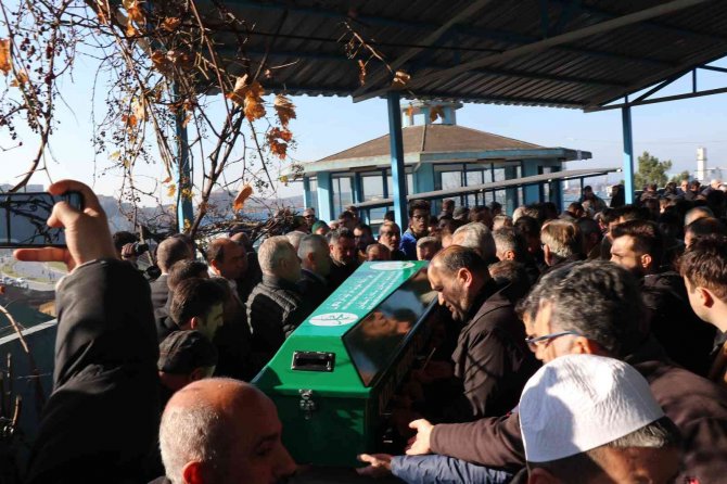 Kalp Krizinden Ölen Ak Partili Eski Meclis Üyesi Toprağa Verildi