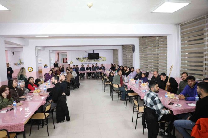 Ağrı’da Otel Konforunda Yapılan Pansiyonlarda Kalan Öğrenciler Müzik Eşliğinde Stres Atıyor