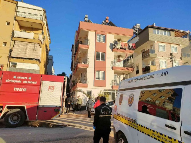 Evinde Ölü Bulunan Genç Dumandan Zehirlenmiş
