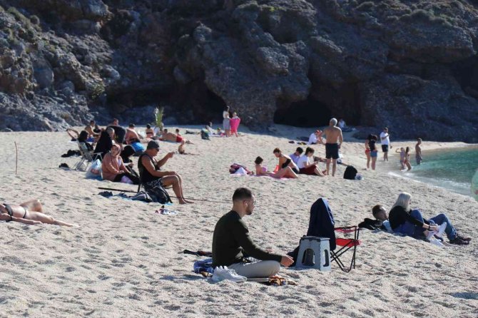 Yılın Son Gününde Alanya’da Sahillerinde Yoğunluk