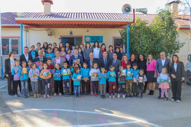 Asarcık İ̇lkokulu Kütüphanesine Kavuştu